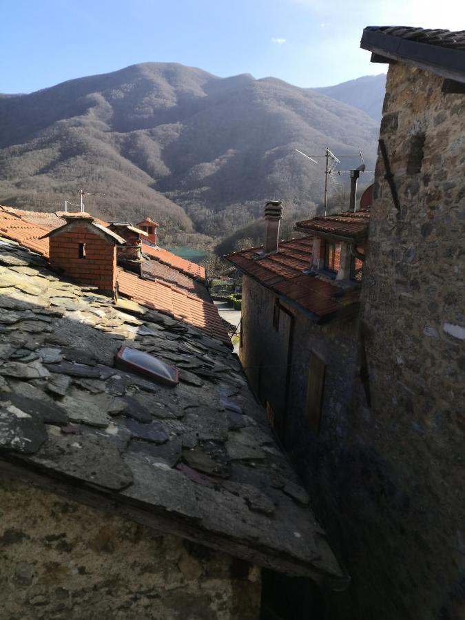 Casa Vacanze Al Colletto - Con Terrazza Panoramica In Centro Storico Vagli di Sotto Εξωτερικό φωτογραφία