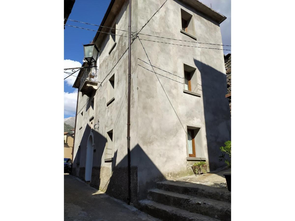 Casa Vacanze Al Colletto - Con Terrazza Panoramica In Centro Storico Vagli di Sotto Εξωτερικό φωτογραφία