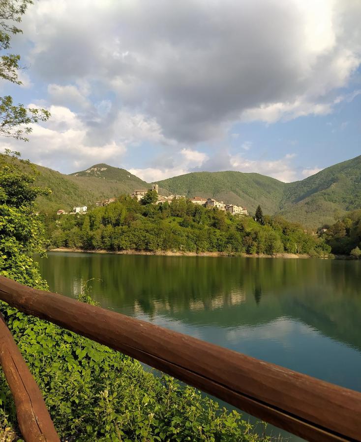 Casa Vacanze Al Colletto - Con Terrazza Panoramica In Centro Storico Vagli di Sotto Εξωτερικό φωτογραφία